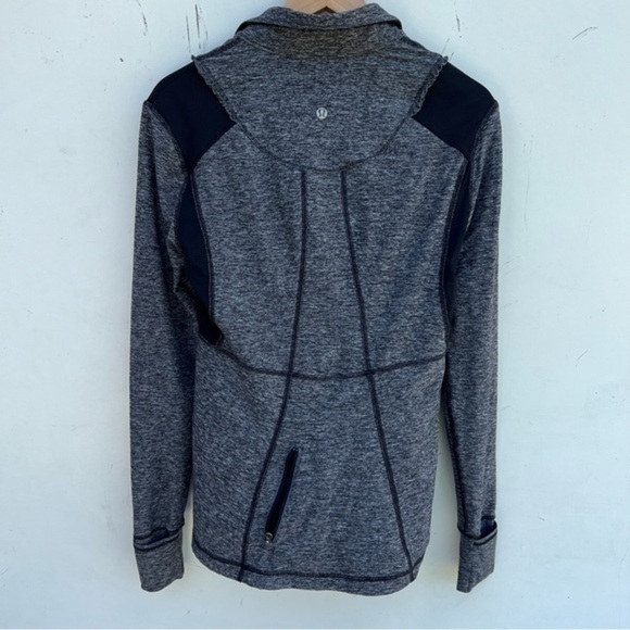 Lululemon Run Your Heart Out Size 8 Gray‎ Sweater w Thumbholes Activewear Yoga - Picture 4 of 15